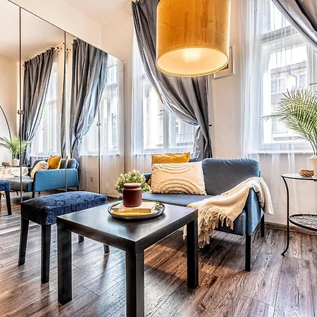 Days - - Trendy Neighborhood